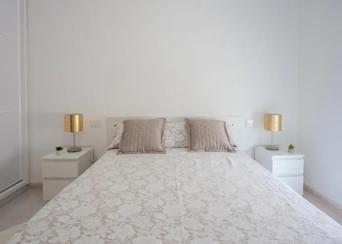 Flatguest Canteras 10 + Wifi + 5 Pax * 라스팔마스
